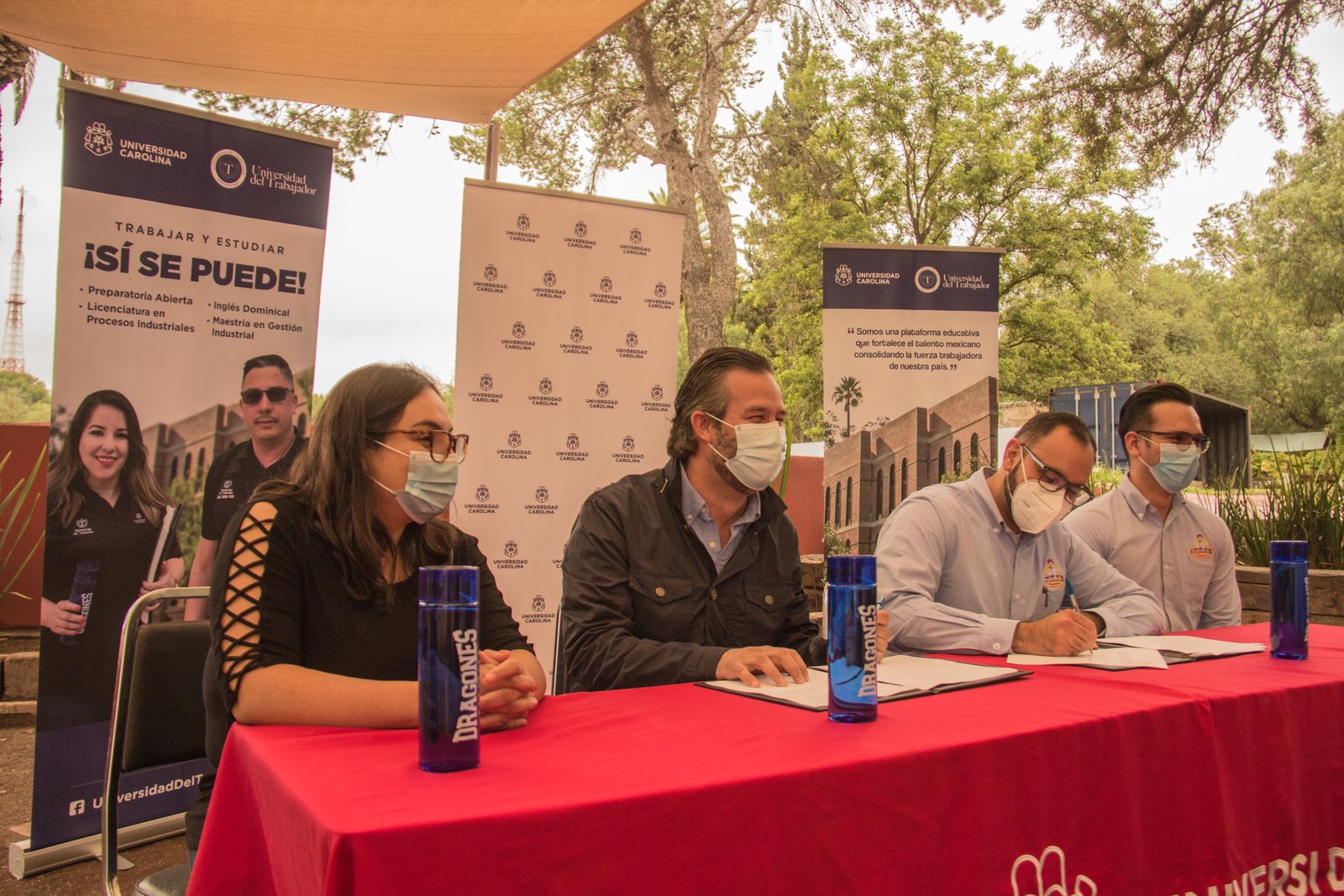 Colaborarán Universidad Carolina y la empresa Pollo Feliz con