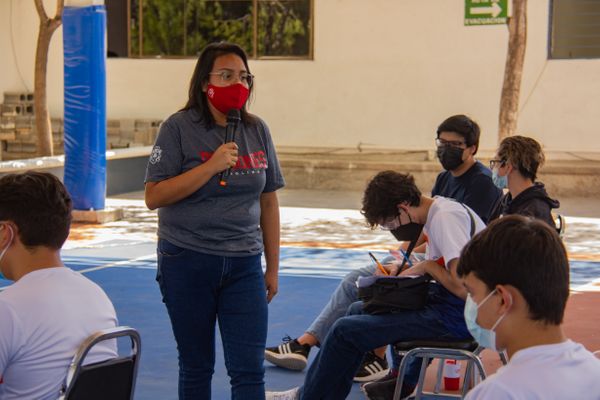 Presentan Dragones experiencia Carolina en el Colegio Albatros