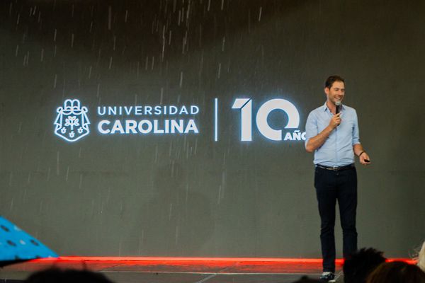 ¡10 años Universidad Carolina, toda una década de impacto y crecimiento!