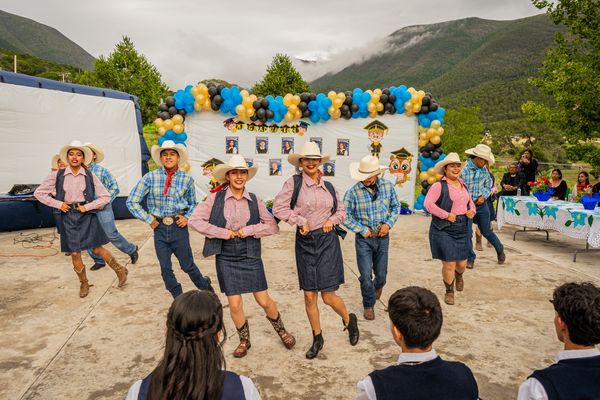 Club de Danza Folklórica Xiuhcóatl.