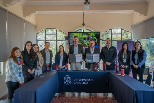 Universidad Carolina concreta alianza estratégica con BorgWarner