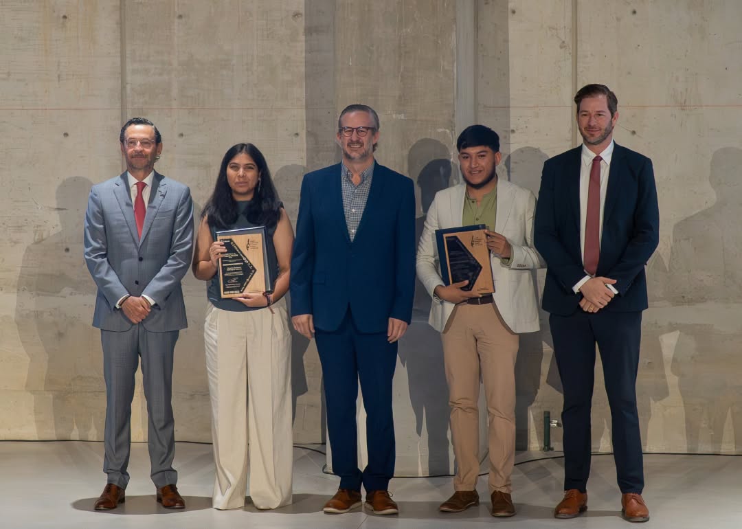 Dragones obtienen Premio a la Vinculación