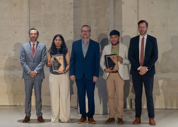 Dragones obtienen Premio a la Vinculación